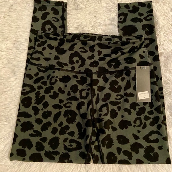 KIMBERLY Leopard Print Leggings - Picture 5 of 8